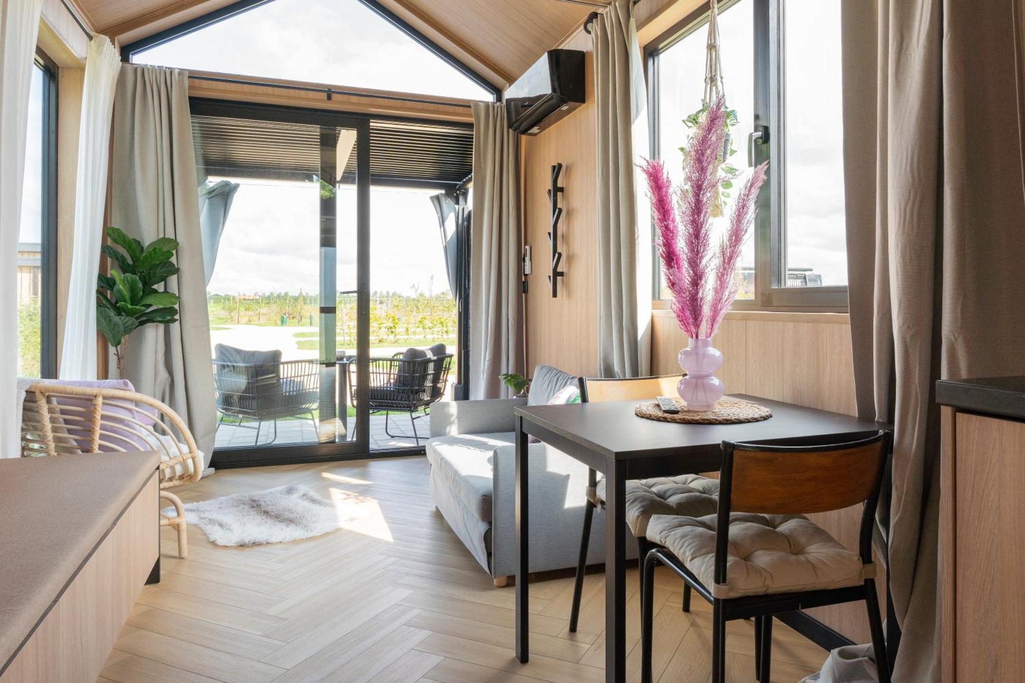 Luxe Tinyhouse 2 Op Minicamping In * Waarde